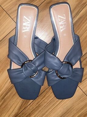 ZARA SIZE 40, size 9 Blue Knot Front Block Heel Sandals